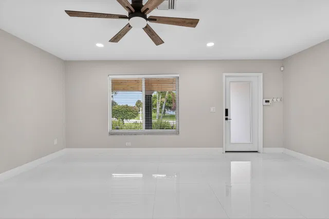  Residence photo 9
