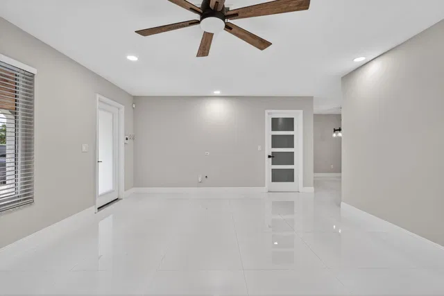  Residence photo 11