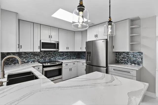  Residence photo 24