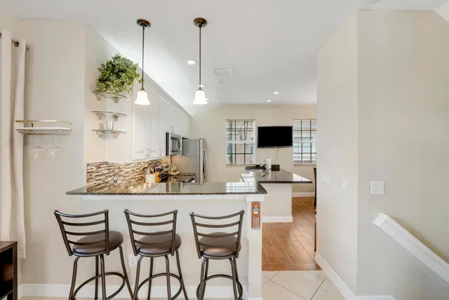 Residence photo 4