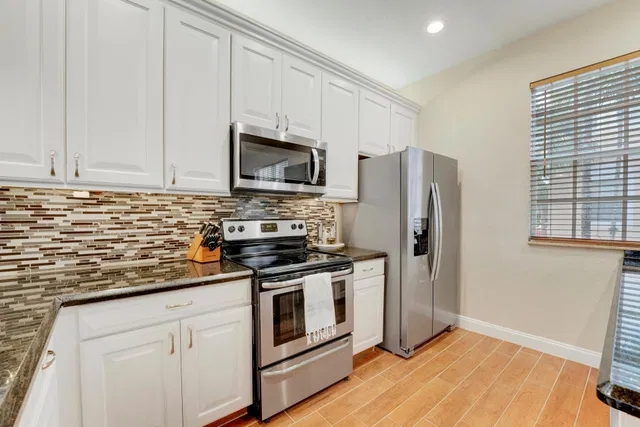 Residence photo 6