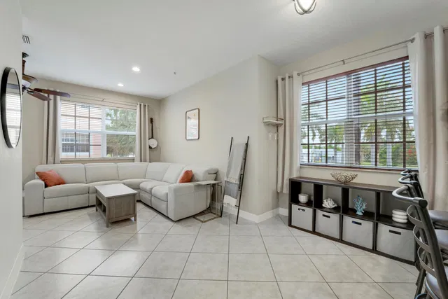 Residence photo 7