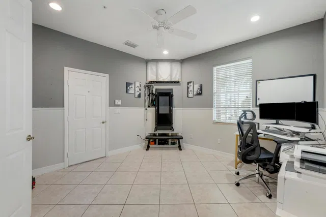 Residence photo 23