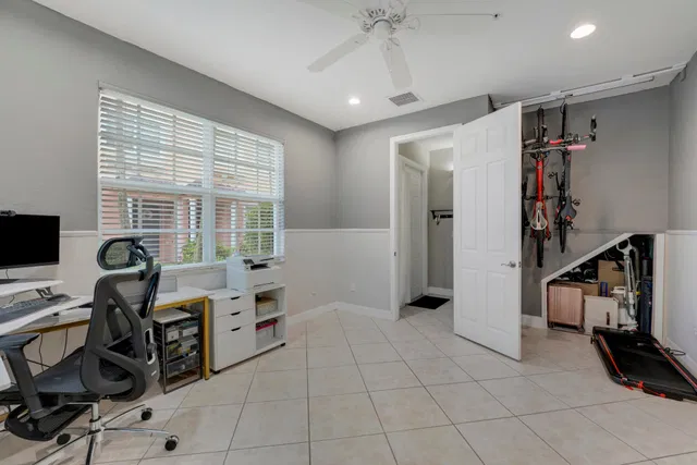 Residence photo 24