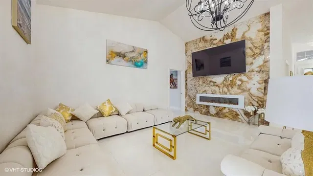 Residence photo 7