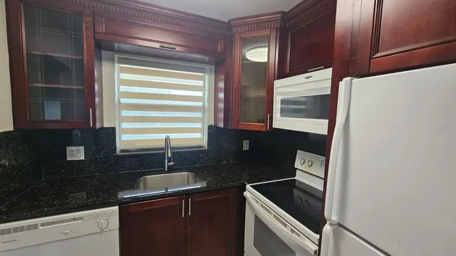 Unit 116 photo 2
