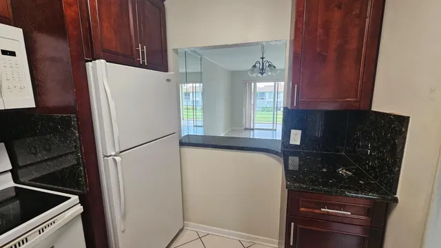 Unit 116 photo 3