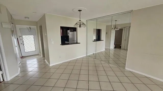 Unit 116 photo 6