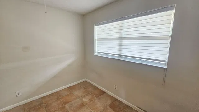 Unit 116 photo 10