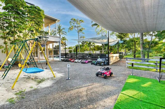 Paddock Park 1 Residence photo 38