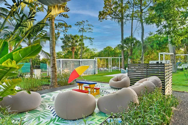 Paddock Park 1 Residence photo 41