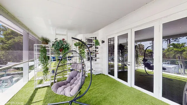 Paddock Park 1 Residence photo 68