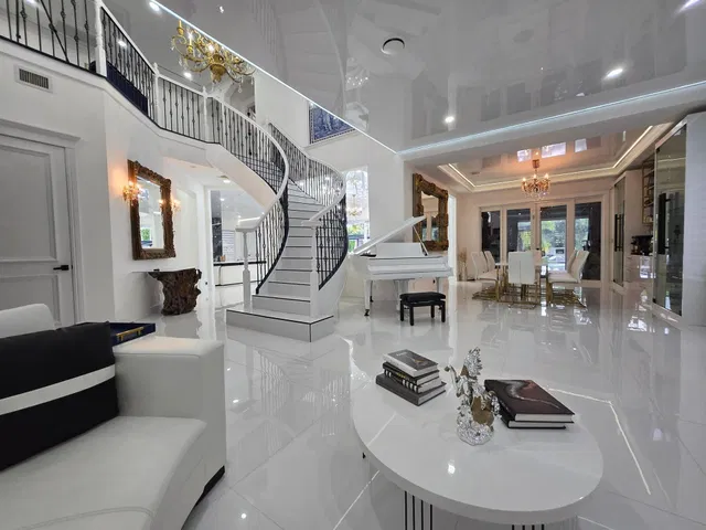 Paddock Park 1 Residence photo 84