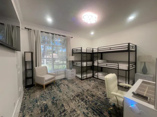 Paddock Park 1 Residence photo 91