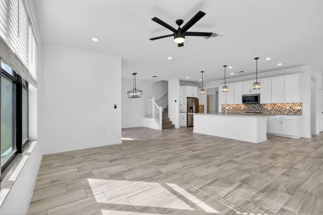  Residence photo 5