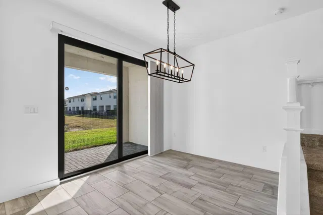  Residence photo 9