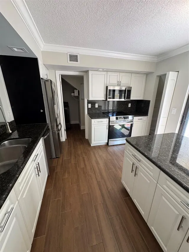 Residence photo 11