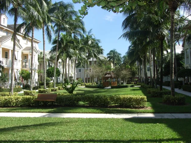 Residence photo 3