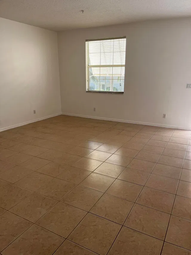 Residence photo 12