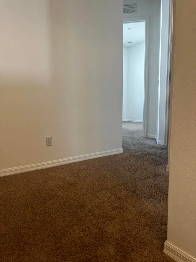 Residence photo 16
