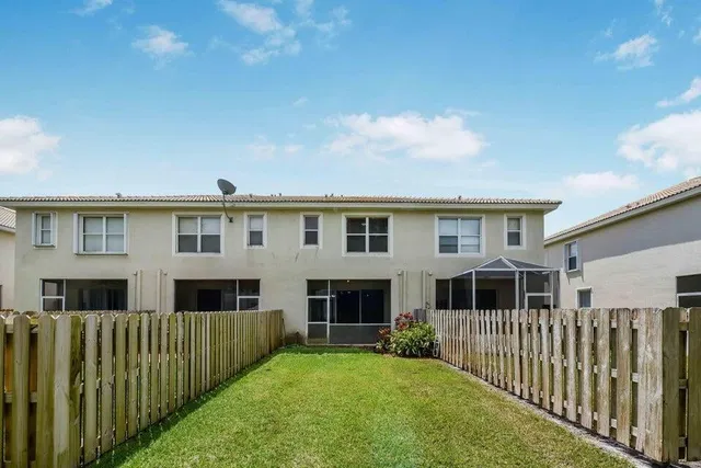 Residence photo 17