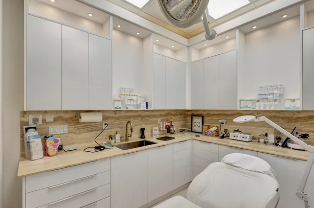 Admirals Cove Residence photo 8