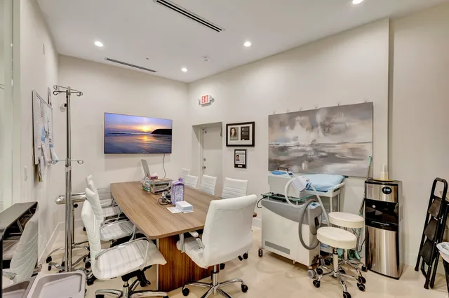 Admirals Cove Residence photo 16