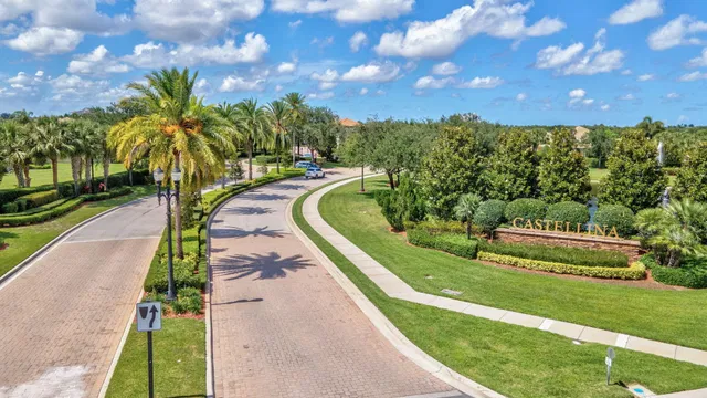 Residence photo 81