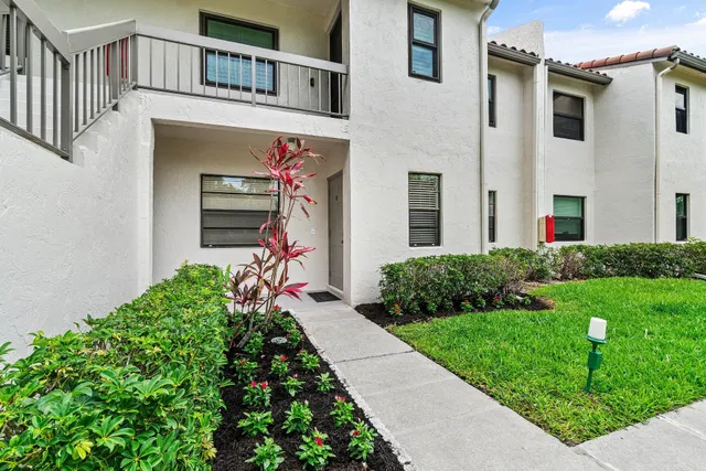 Boca Lago Country Club Homes Unit 28e photo 4