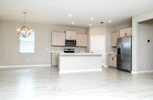 Residence photo 5