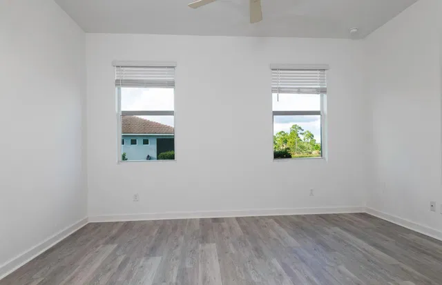 Residence photo 12