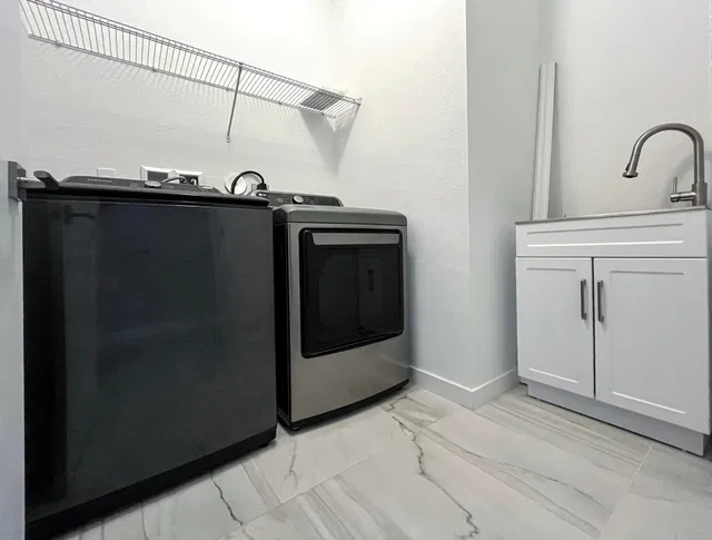 Residence photo 25