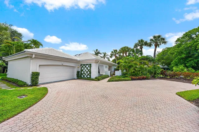 Admirals Cove Residence photo 4