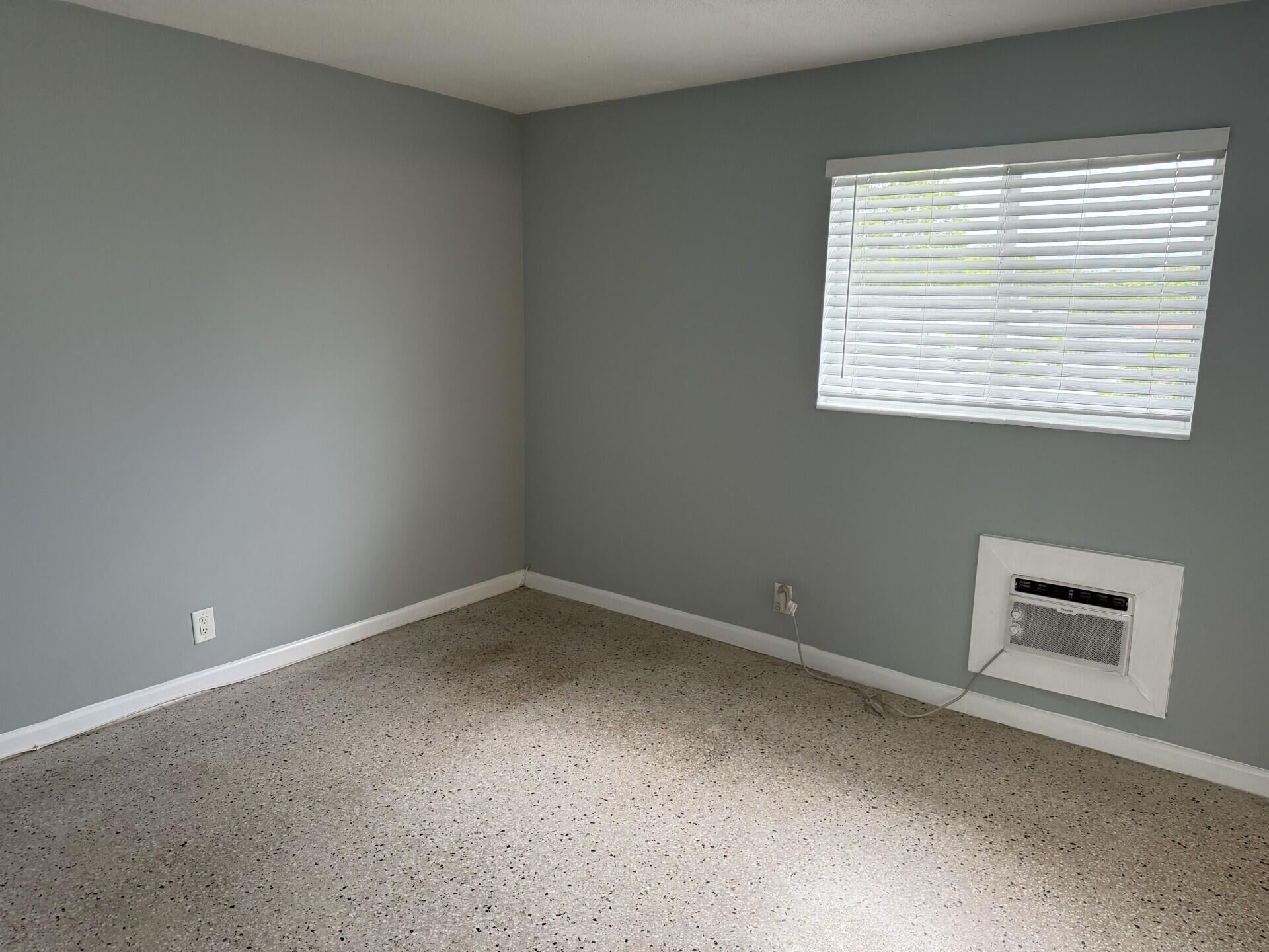 Unit 15 photo 4