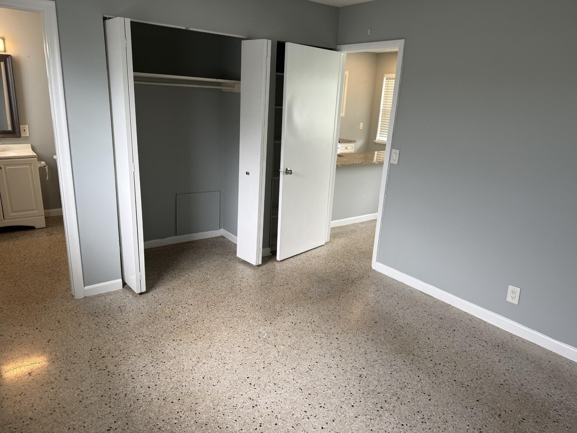 Unit 15 photo 5