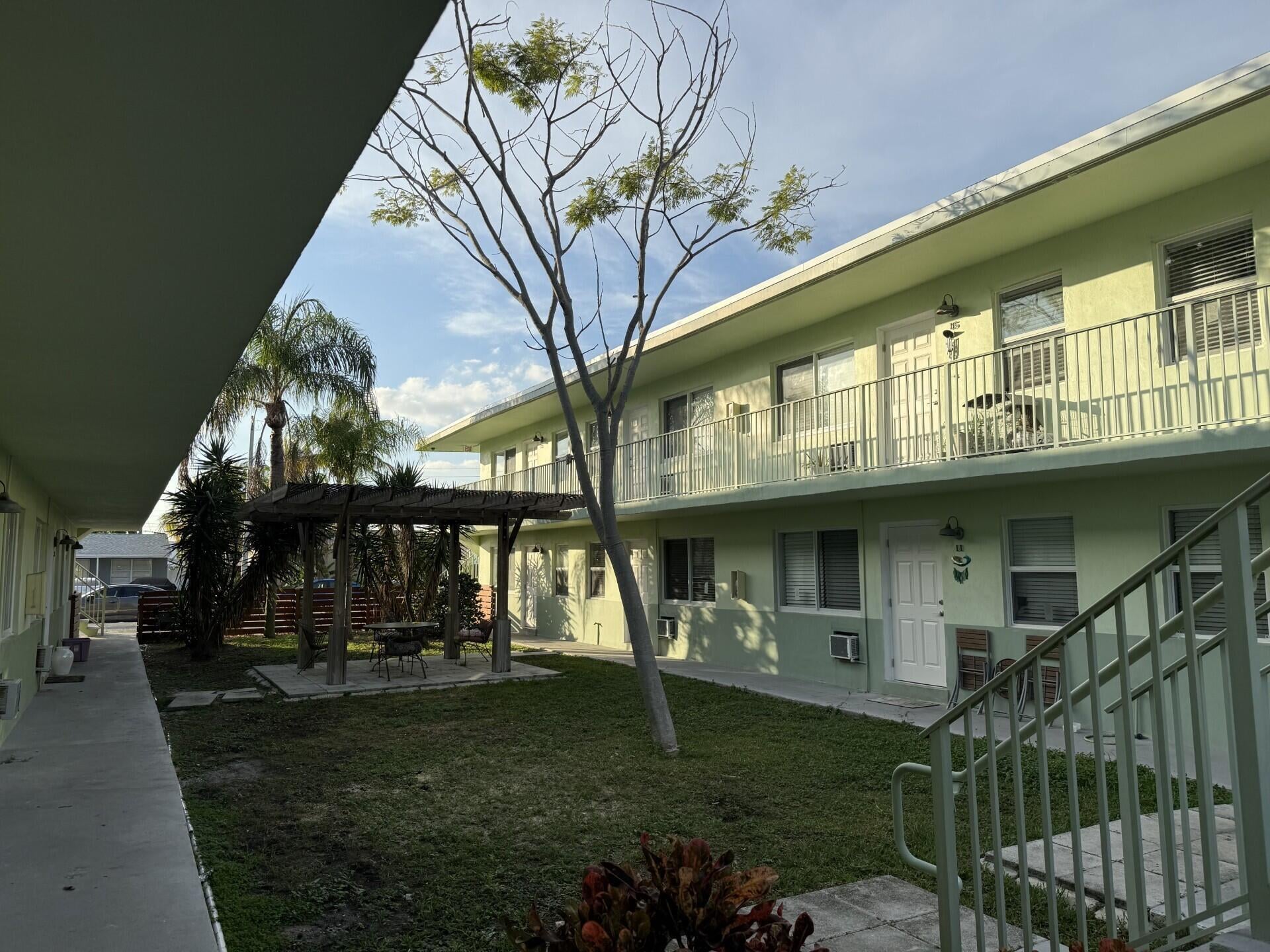 Unit 15 photo 8