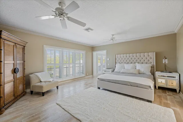 Residence photo 16