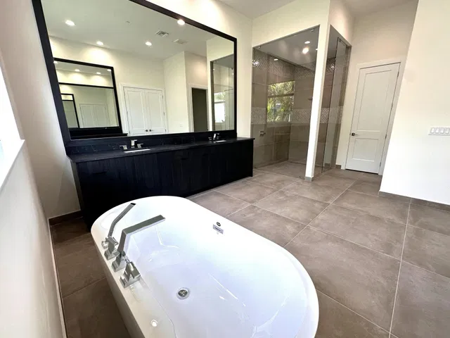 Avenir Unit {lot #05} photo 20