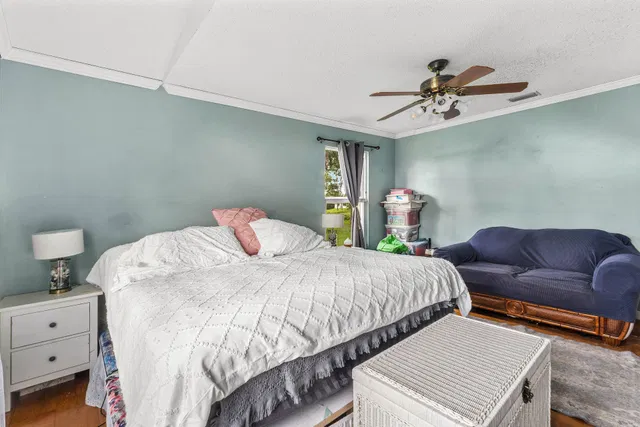 Residence photo 18