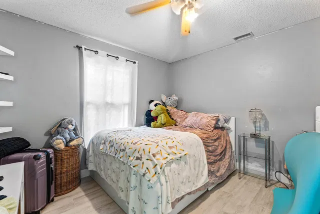 Residence photo 20