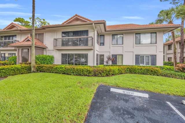 PGA National Palm Beach Gardens Unit 104 photo 2