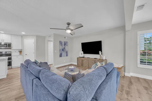 PGA National Palm Beach Gardens Unit 104 photo 6