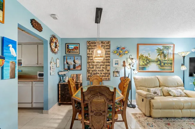 Unit 113 photo 6