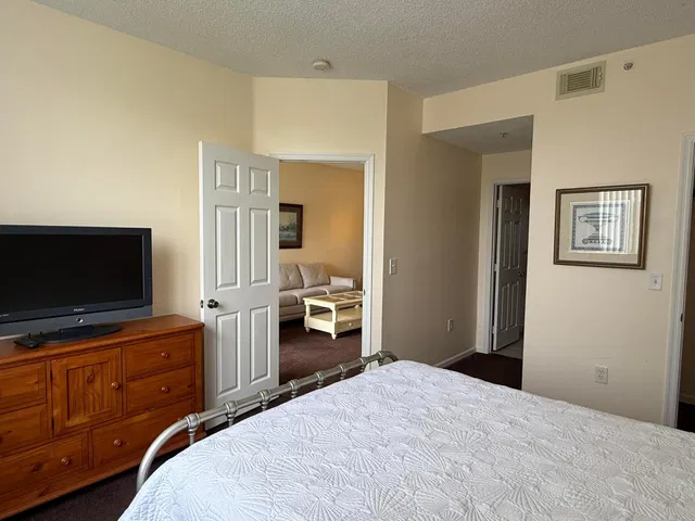 Unit 511 photo 9