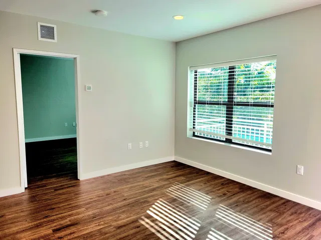  Unit Apt 1 photo 4