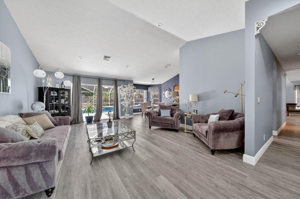 Residence photo 5