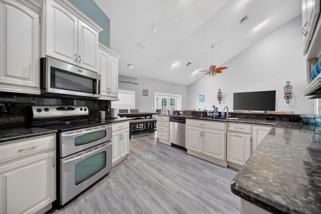 Residence photo 9