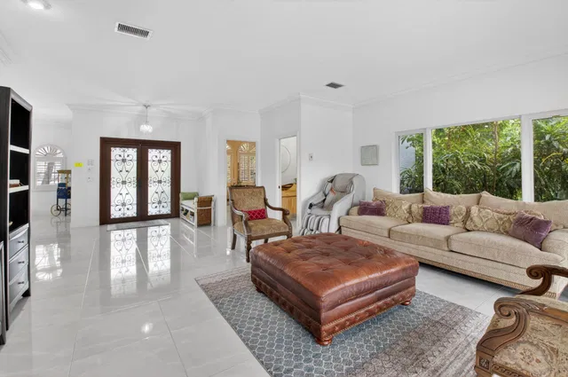 Residence photo 11