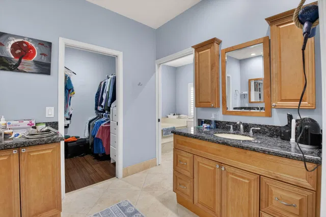 Residence photo 38