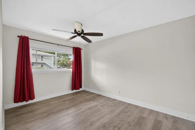 Unit 1103 photo 3